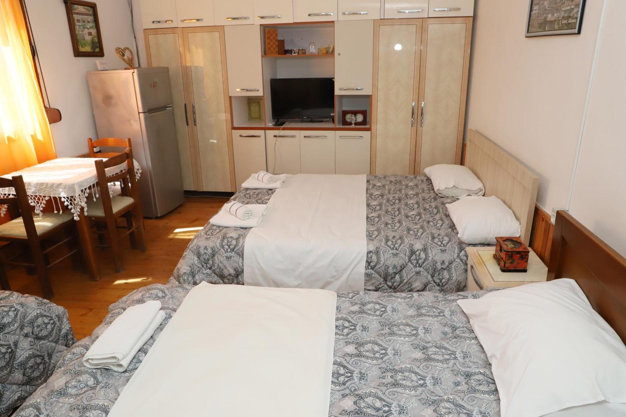 Elvi Aerd Apartment Berat Bagian luar foto